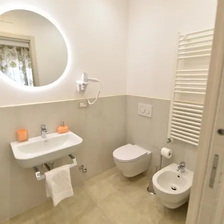 La Casa Del Boscaiolo 3* アジェーロラ